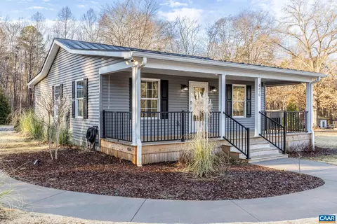 456 Future Oak Ln, Earlysville, VA 22936