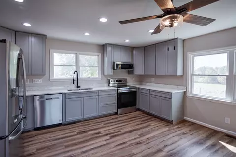 Kitchen - 2834 Brownsburg Tpke, Raphine, VA 24472 photo 2 of 2