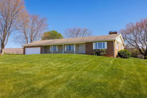 2834 Brownsburg Tpke, Raphine, VA 24472