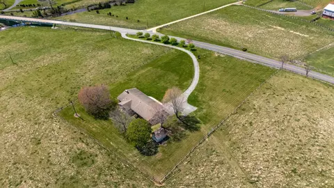 View/Area - 2834 Brownsburg Tpke, Raphine, VA 24472 photo 9 of 18