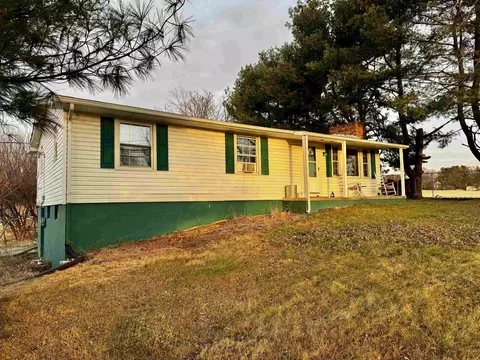 6788 Rawley Pike, Hinton, VA 22831