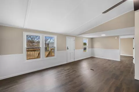 Living - 41 Pine Hill Ln, Stuarts Draft, VA 24477 photo 3 of 6