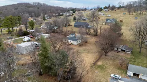 View/Area - 41 Pine Hill Ln, Stuarts Draft, VA 24477 photo 3 of 6