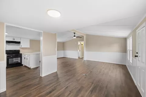Living - 41 Pine Hill Ln, Stuarts Draft, VA 24477 photo 5 of 6