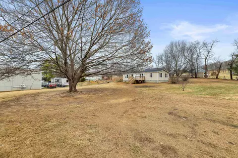 Exterior - 41 Pine Hill Ln, Stuarts Draft, VA 24477 photo 9 of 15
