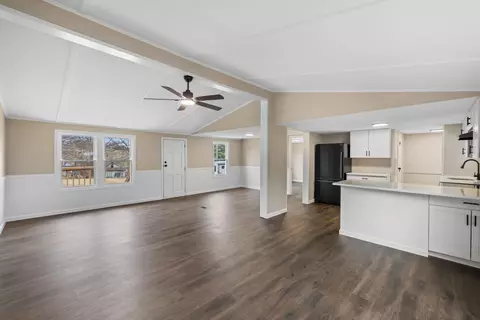 Living - 41 Pine Hill Ln, Stuarts Draft, VA 24477 photo 4 of 6