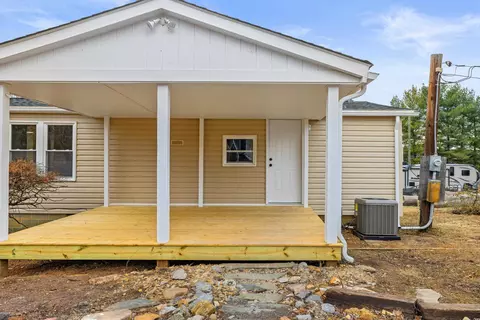 Exterior - 41 Pine Hill Ln, Stuarts Draft, VA 24477 photo 4 of 15