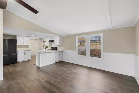 Living - 41 Pine Hill Ln, Stuarts Draft, VA 24477 photo 6 of 6