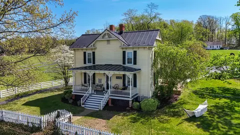 955 Entry School Rd, Fishersville, VA 22939