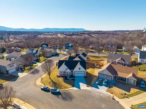 1004 High Point Ct, Waynesboro, VA 22980