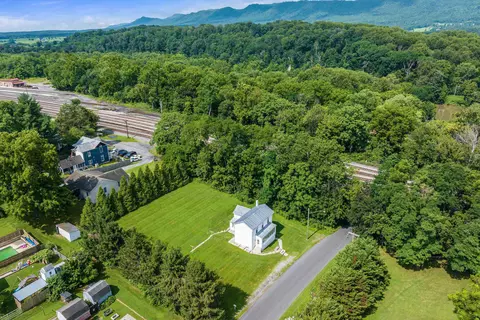 100 Junior Ave, Shenandoah, VA 22849 photo 3