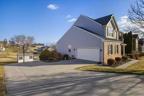 191 Eisenhower Dr, Broadway, VA 22815 photo 4