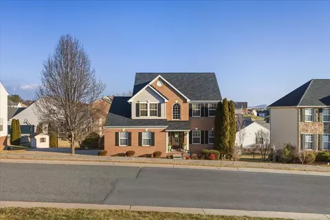 191 Eisenhower Dr, Broadway, VA 22815 photo 3