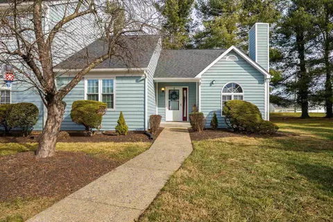 Exterior - 2015 Hampton Dr, Waynesboro, VA 22980 photo 3 of 10
