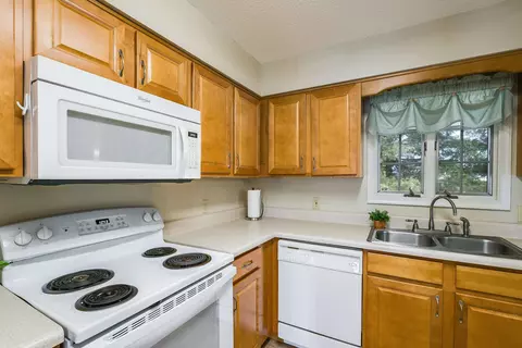 Kitchen - 2015 Hampton Dr, Waynesboro, VA 22980 photo 3 of 3
