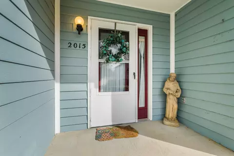 2015 Hampton Dr, Waynesboro, VA 22980