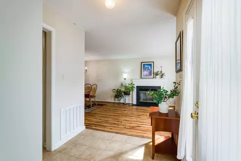 Entry Way - 2015 Hampton Dr, Waynesboro, VA 22980 photo 2 of 3
