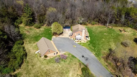 840 Commerce Rd, Staunton, VA 24401