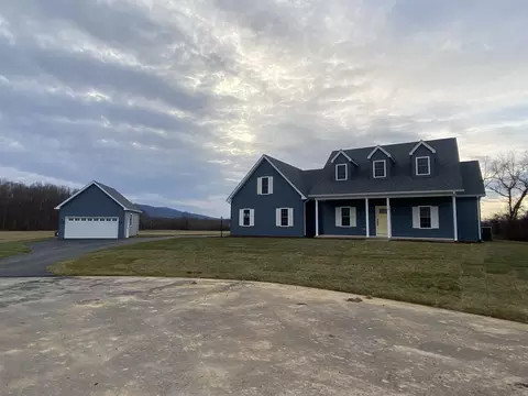 128 Fall Ridge Dr, Stuarts Draft, VA 24477 photo 2
