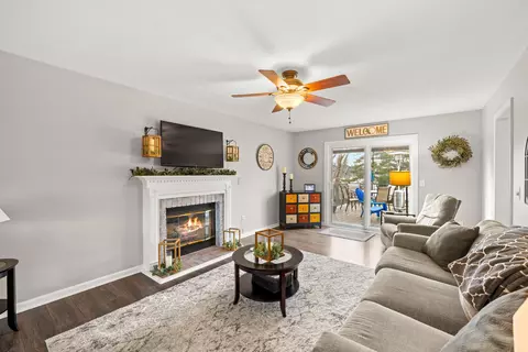 Living - 113 Willow Dr, Dayton, VA 22821 photo 1 of 2