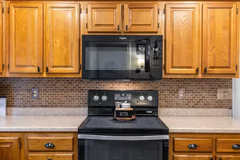 Kitchen - 113 Willow Dr, Dayton, VA 22821 photo 6 of 10