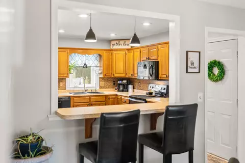 Kitchen - 113 Willow Dr, Dayton, VA 22821 photo 3 of 10