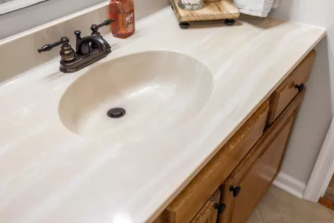 Bath - 113 Willow Dr, Dayton, VA 22821 photo 5 of 10