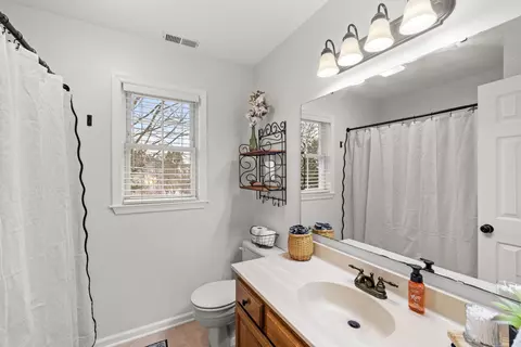 Bath - 113 Willow Dr, Dayton, VA 22821 photo 4 of 10