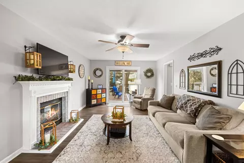 Living - 113 Willow Dr, Dayton, VA 22821 photo 2 of 2