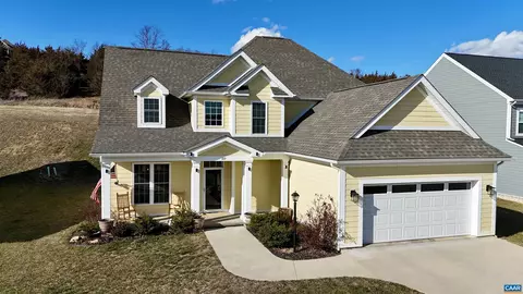 189 Windsor Dr, Fishersville, VA 22939