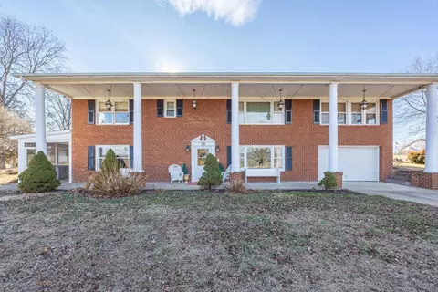 15 Painter St, Luray, VA 22835