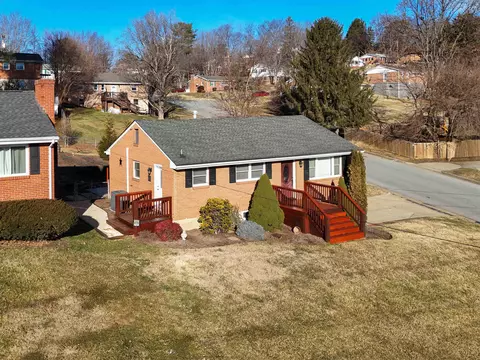 1198 Spaulding St, Staunton, VA 24401
