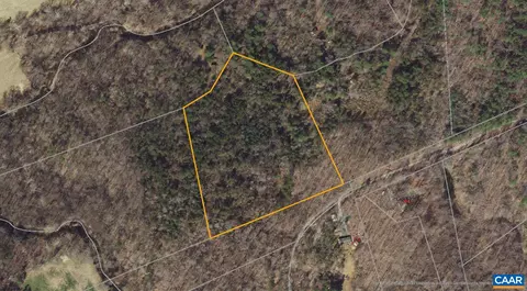 2 Hawkwood Ln, Palmyra, VA 22963