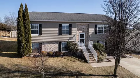 130 Clara Ct, Harrisonburg, VA 22802