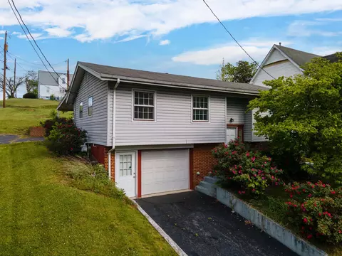 801 Grayson Ave, Waynesboro, VA 22980