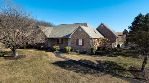 147 Bon Lea Dr, Staunton, VA 24401