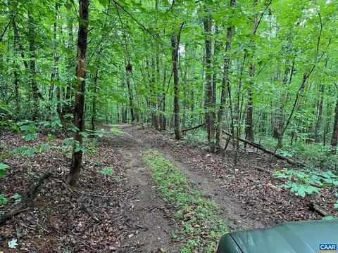 Howardsville Tpke, Schuyler, VA 22969