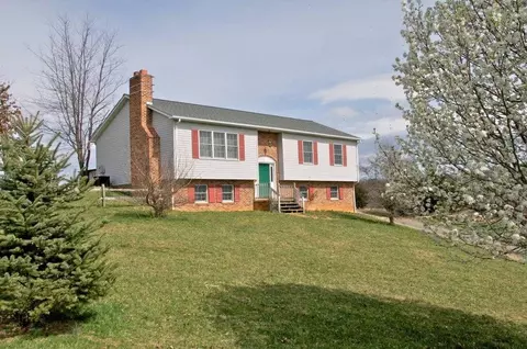 150 Boundary Line Ln, Lexington, VA 24450