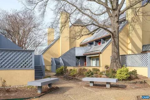 311 NW 2nd St NW #B, Charlottesville, VA 22902
