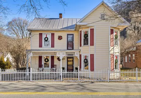 8981 Highland Tpke, Mcdowell, VA 24458