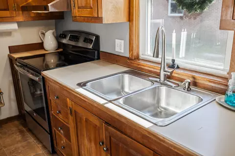 Kitchen - 8981 Highland Tpke, Mcdowell, VA 24458 photo 4 of 7
