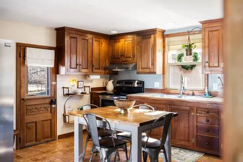 Kitchen - 8981 Highland Tpke, Mcdowell, VA 24458 photo 5 of 7