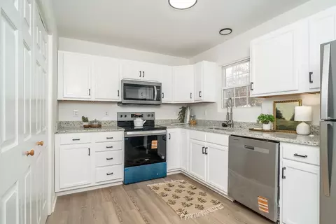 Kitchen - 37 Hatchechubee Rd, Palmyra, VA 22963 photo 1 of 2
