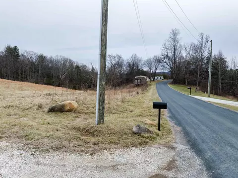 Exterior - 516 Slapp Creek Rd, Amherst, VA 24521 photo 18 of 18
