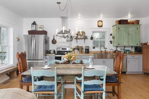 Dining - 516 Slapp Creek Rd, Amherst, VA 24521 photo 2 of 4
