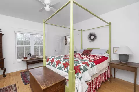 Bedroom - 516 Slapp Creek Rd, Amherst, VA 24521 photo 2 of 9