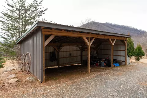 Exterior - 516 Slapp Creek Rd, Amherst, VA 24521 photo 14 of 18