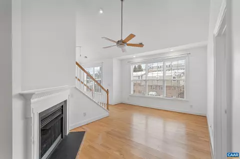 949 Glenwood Station Ln #202, Charlottesville, VA 22901