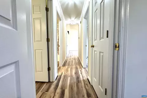 Entry Way - 10 Loblolly Rd, Palmyra, VA 22963 photo 1 of 2