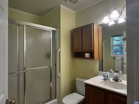 Bath - 10 Loblolly Rd, Palmyra, VA 22963 photo 2 of 2